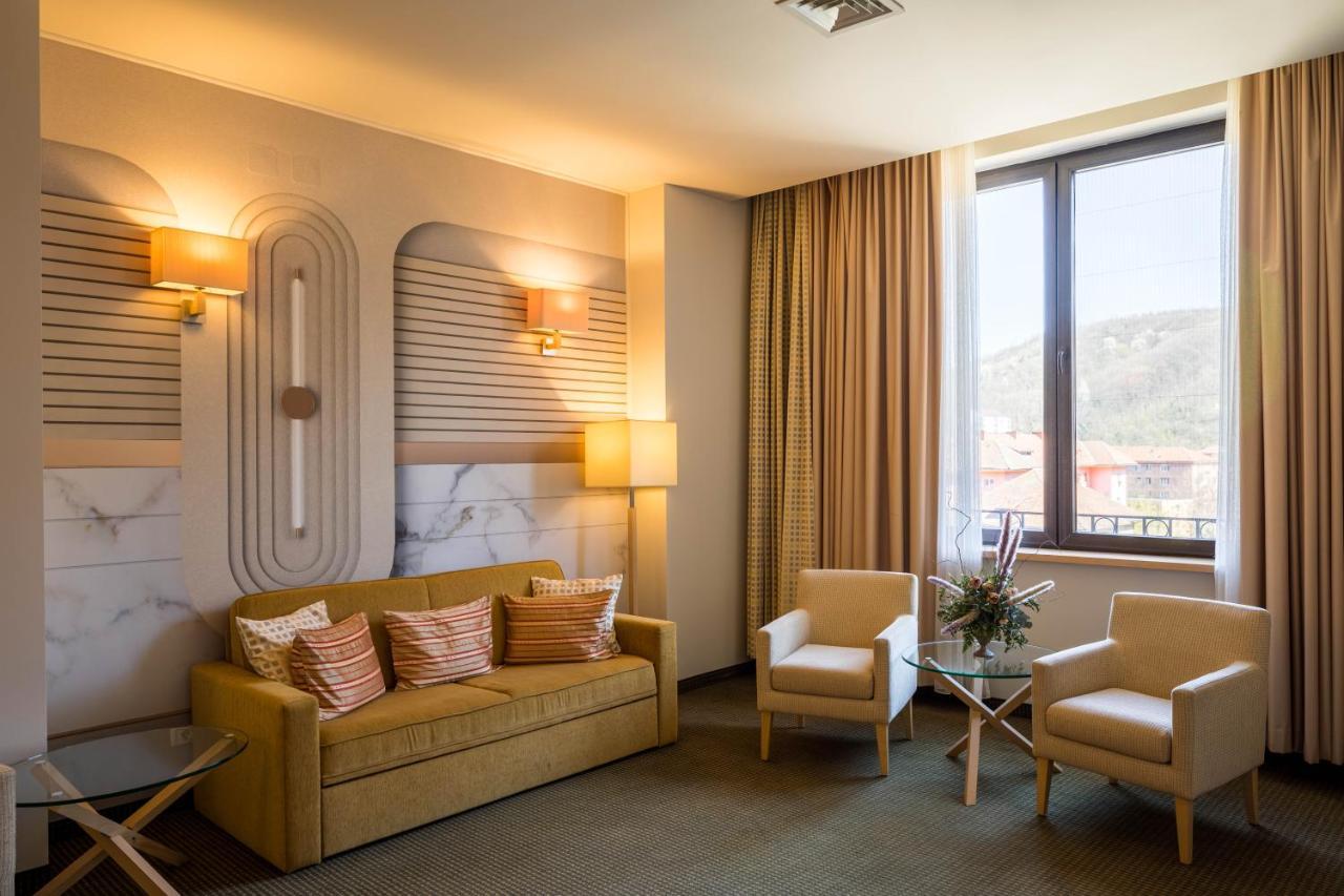 Hotel Rogge Resita Exteriér fotografie