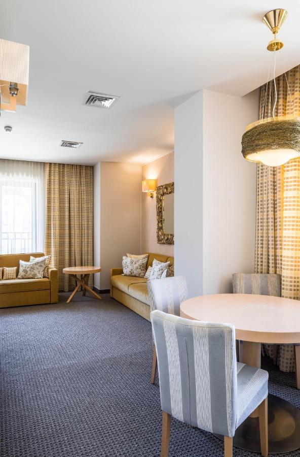 Hotel Rogge Resita Exteriér fotografie