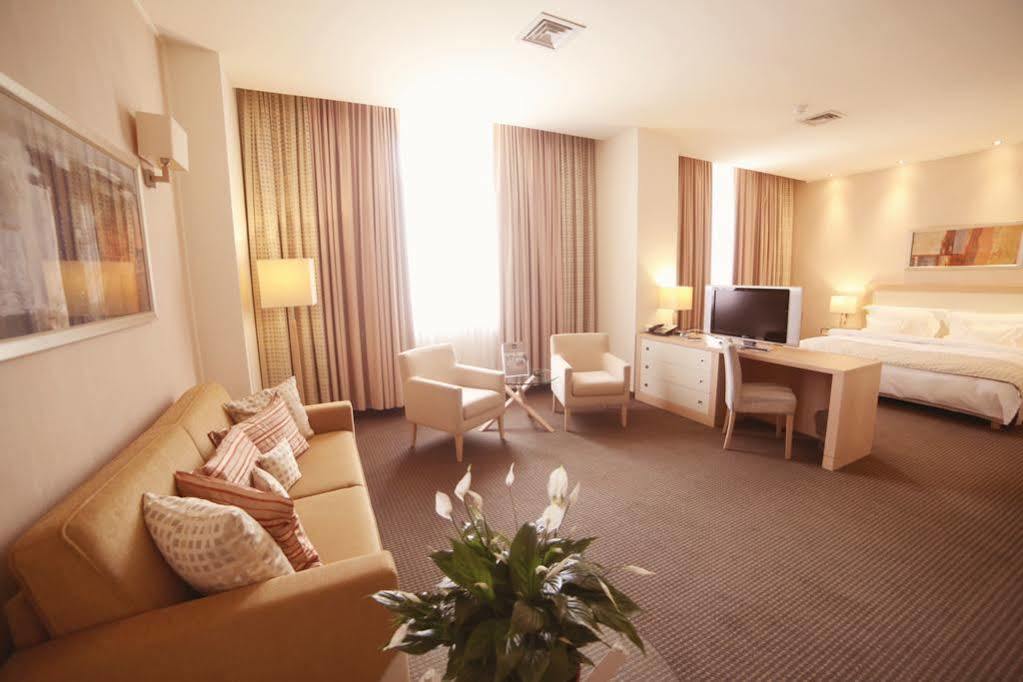 Hotel Rogge Resita Exteriér fotografie